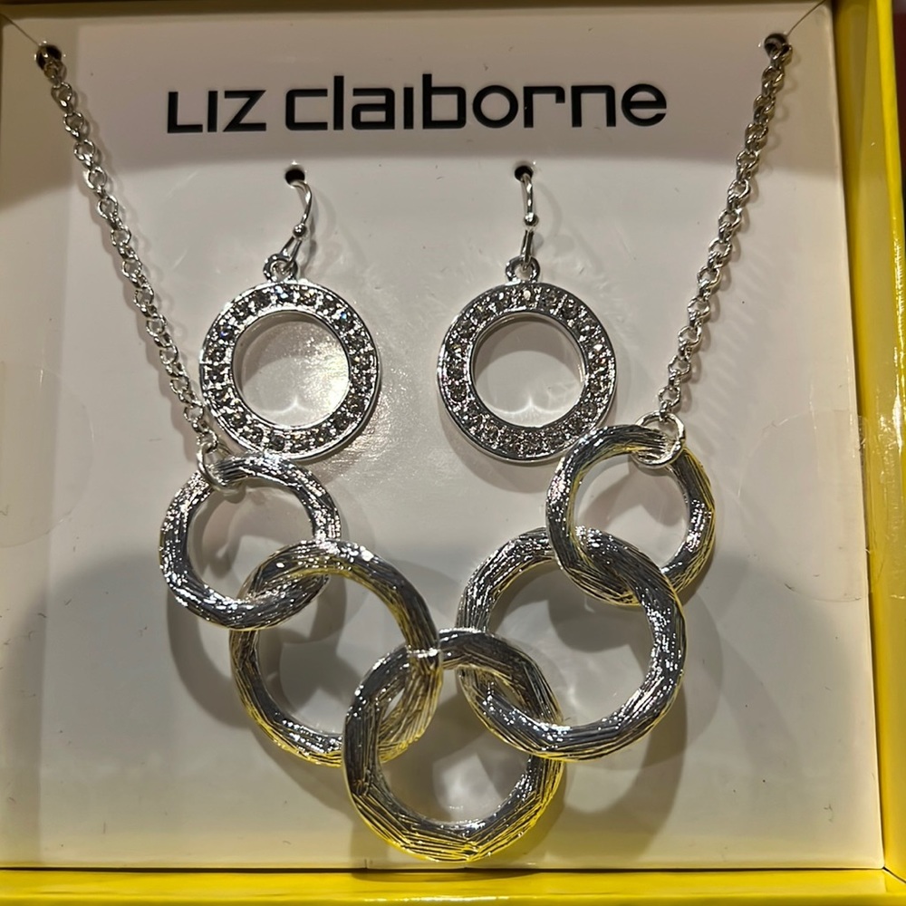 3/$18 Liz Claiborne Circular Necklace and Earrings Set - New - Lot 646